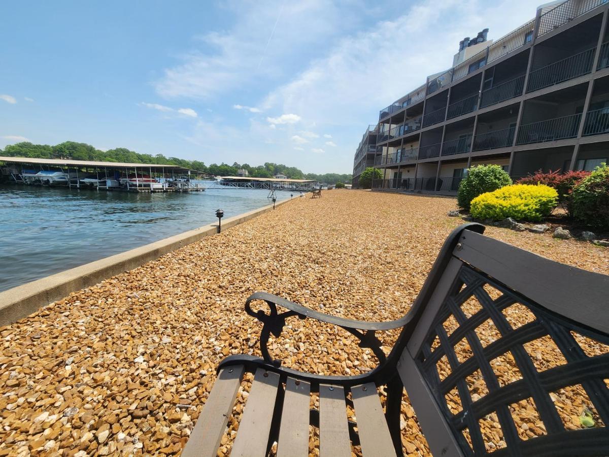 Lakefront Condo With A View オーセージ・ビーチ エクステリア 写真