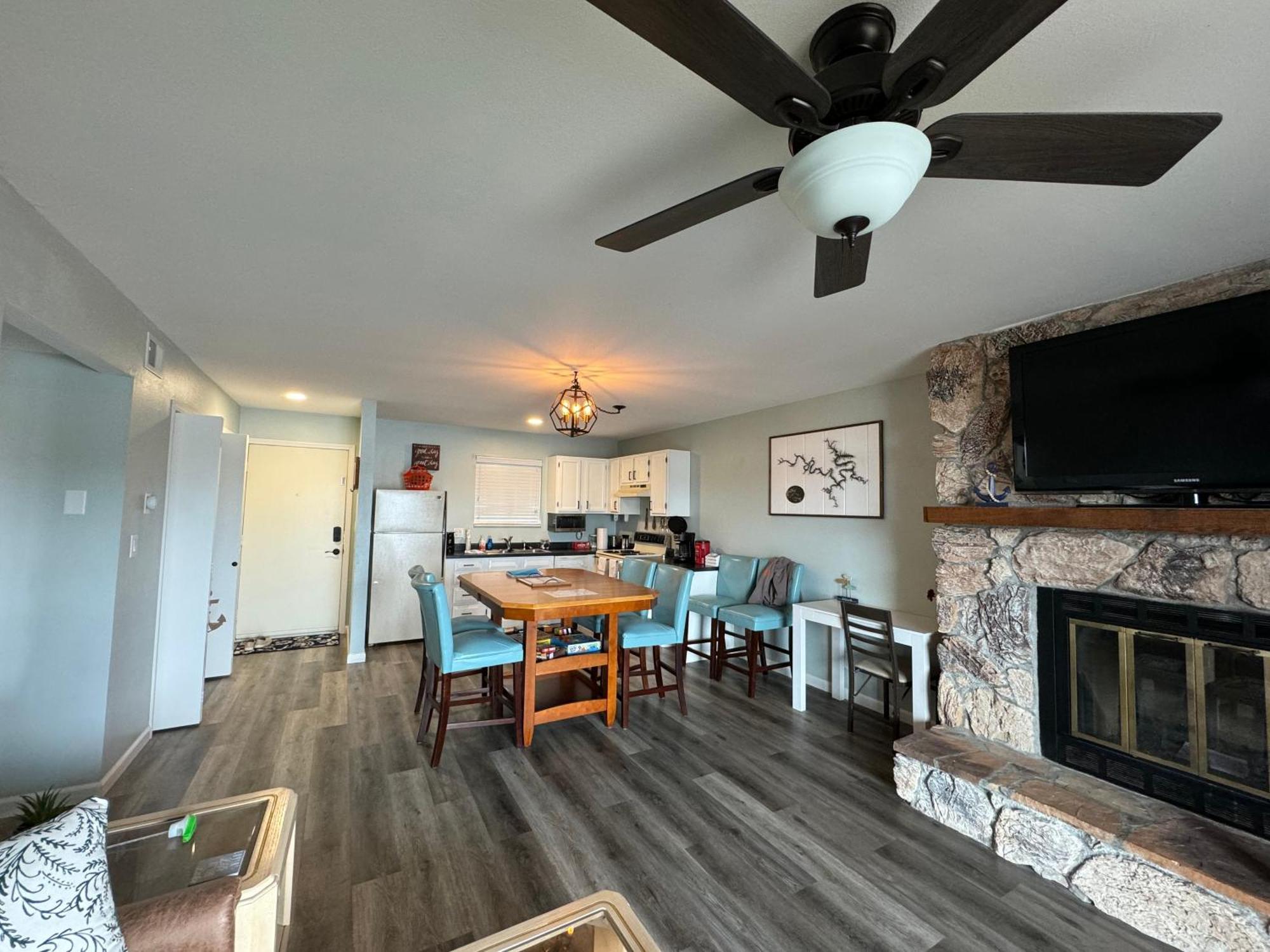 Lakefront Condo With A View オーセージ・ビーチ エクステリア 写真